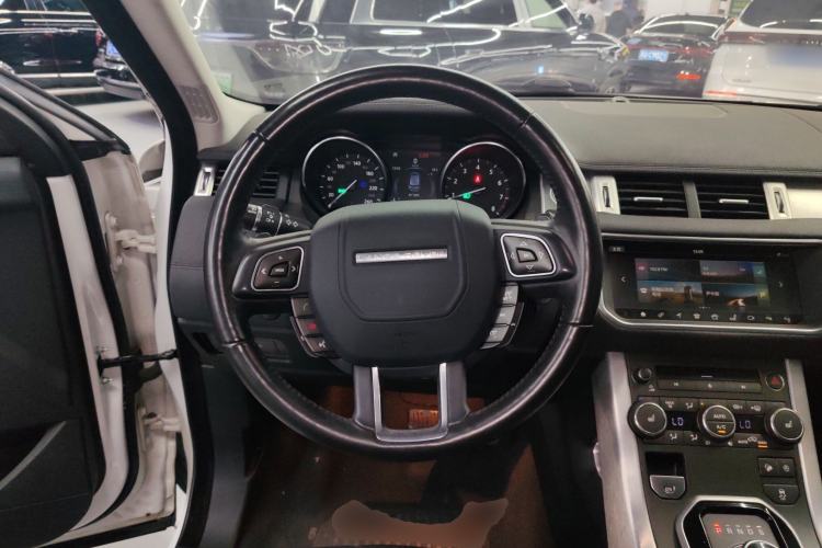 Used Land Rover Range Evoque 2018 240 PS SE Smart Brilliance Edition Steering Wheel