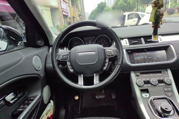 Used Land Rover Range Evoque 2018 240 PS SE DYNAMIC Smart Edition Steering Wheel