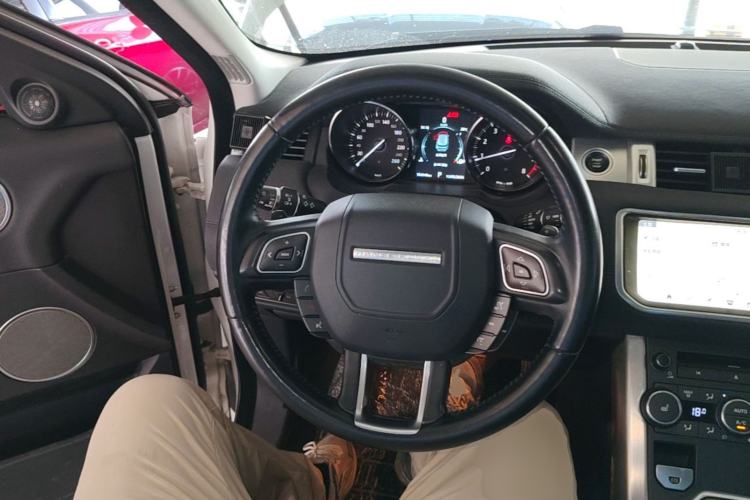 Used Land Rover Range Evoque 2018 240 PS SE Smart Brilliance Edition Steering Wheel