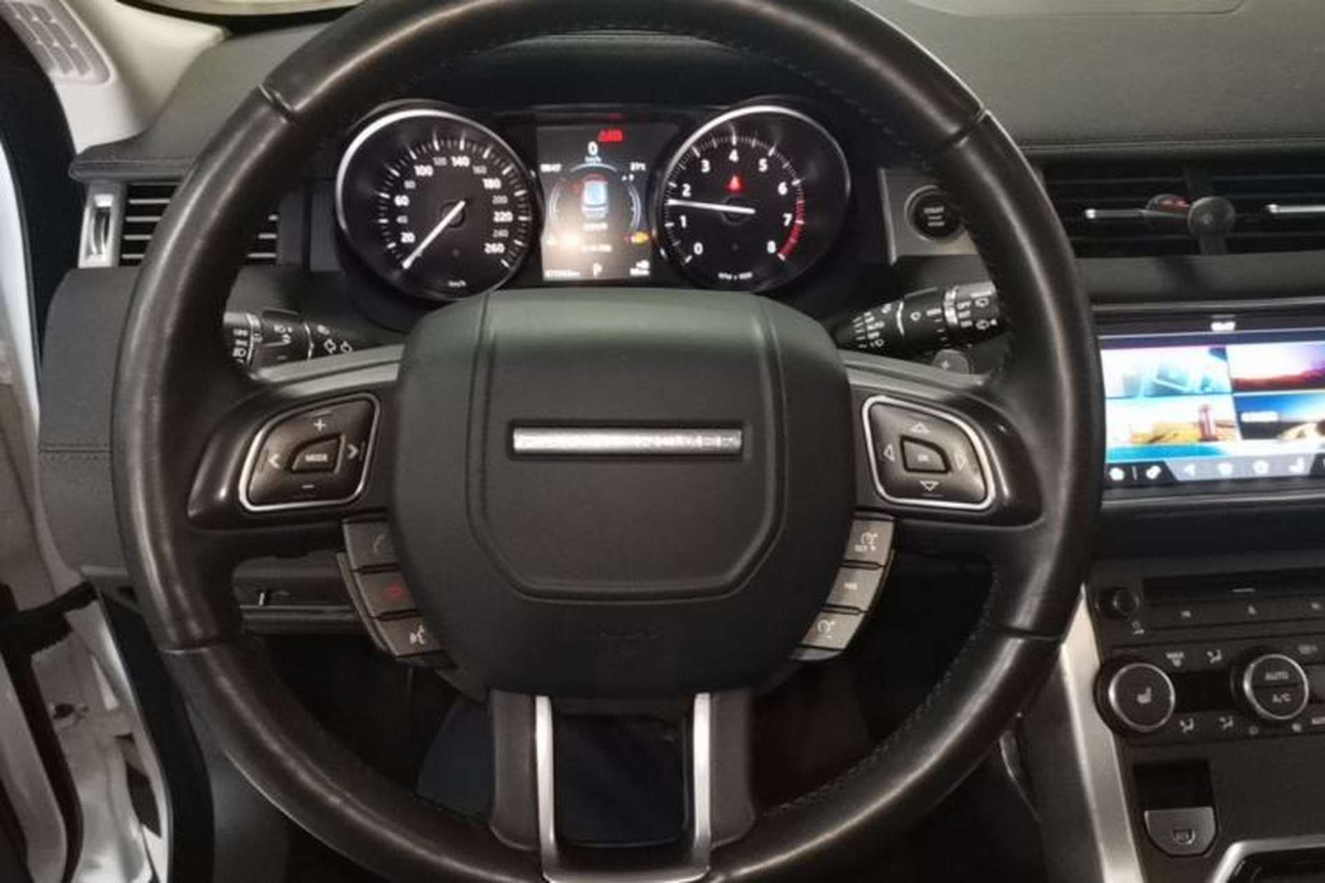 Used Land Rover Range Evoque 2018 240 PS SE Smart Brilliance Edition Steering Wheel