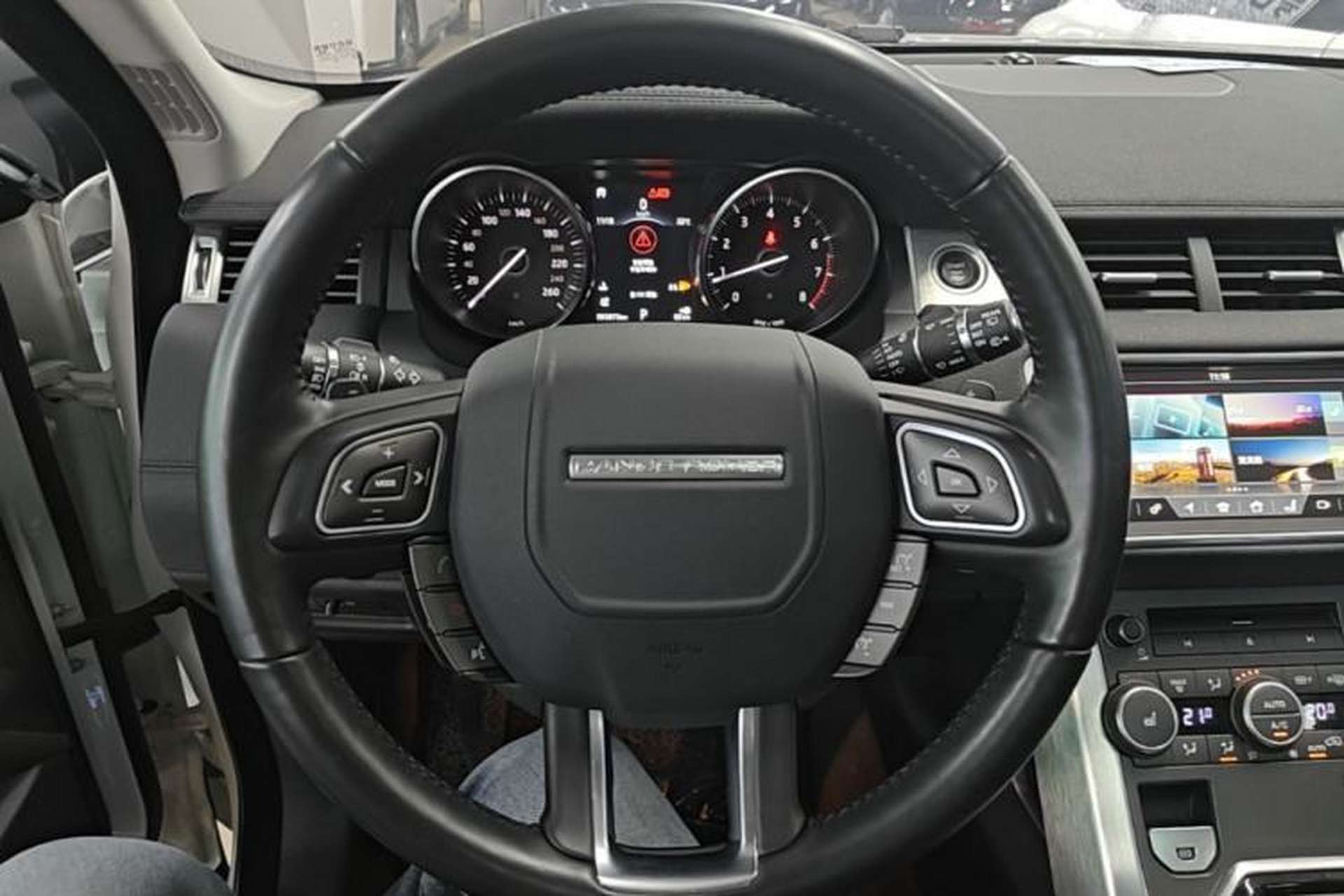Used Land Rover Range Evoque 2018 240 PS SE Smart Brilliance Edition Steering Wheel
