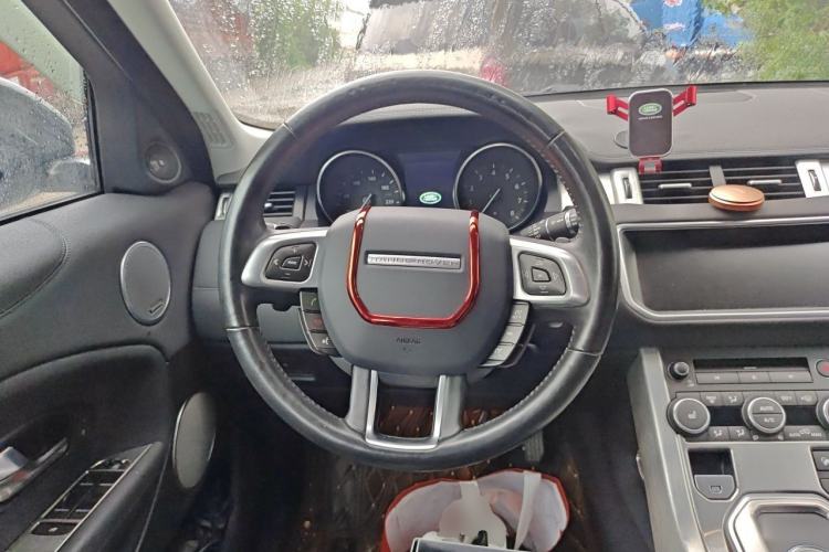 Used Land Rover Range Evoque 2018 240 PS SE Smart Brilliance Edition Steering Wheel