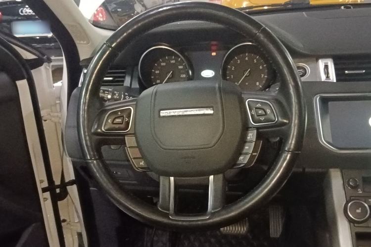 Used Land Rover Range Evoque 2018 240 PS SE Smart Brilliance Edition Steering Wheel