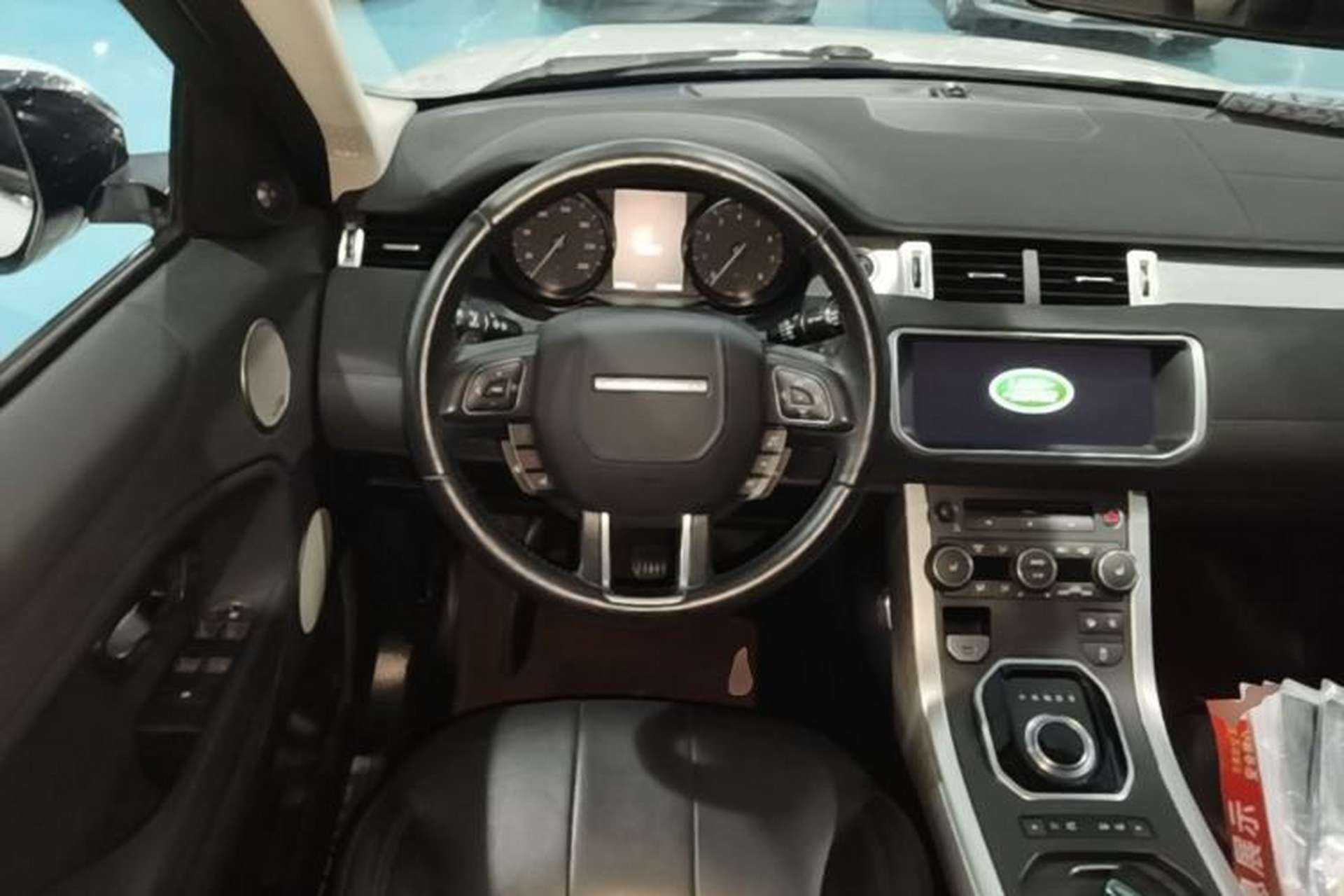 Used Land Rover Range Evoque 2018 240 PS SE Smart Brilliance Edition Steering Wheel