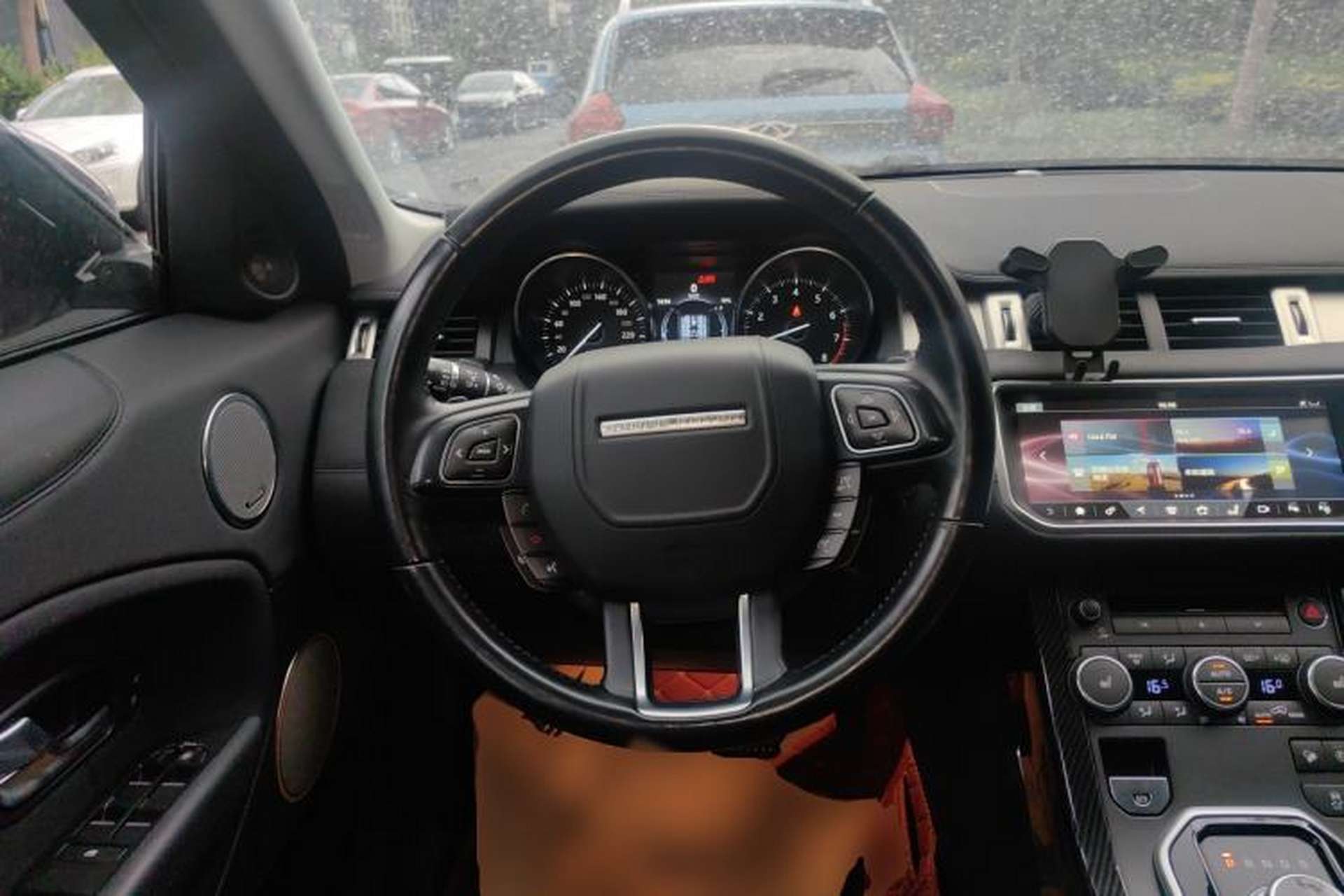 Used Land Rover Range Evoque 2018 240 PS SE Smart Brilliance Edition Steering Wheel