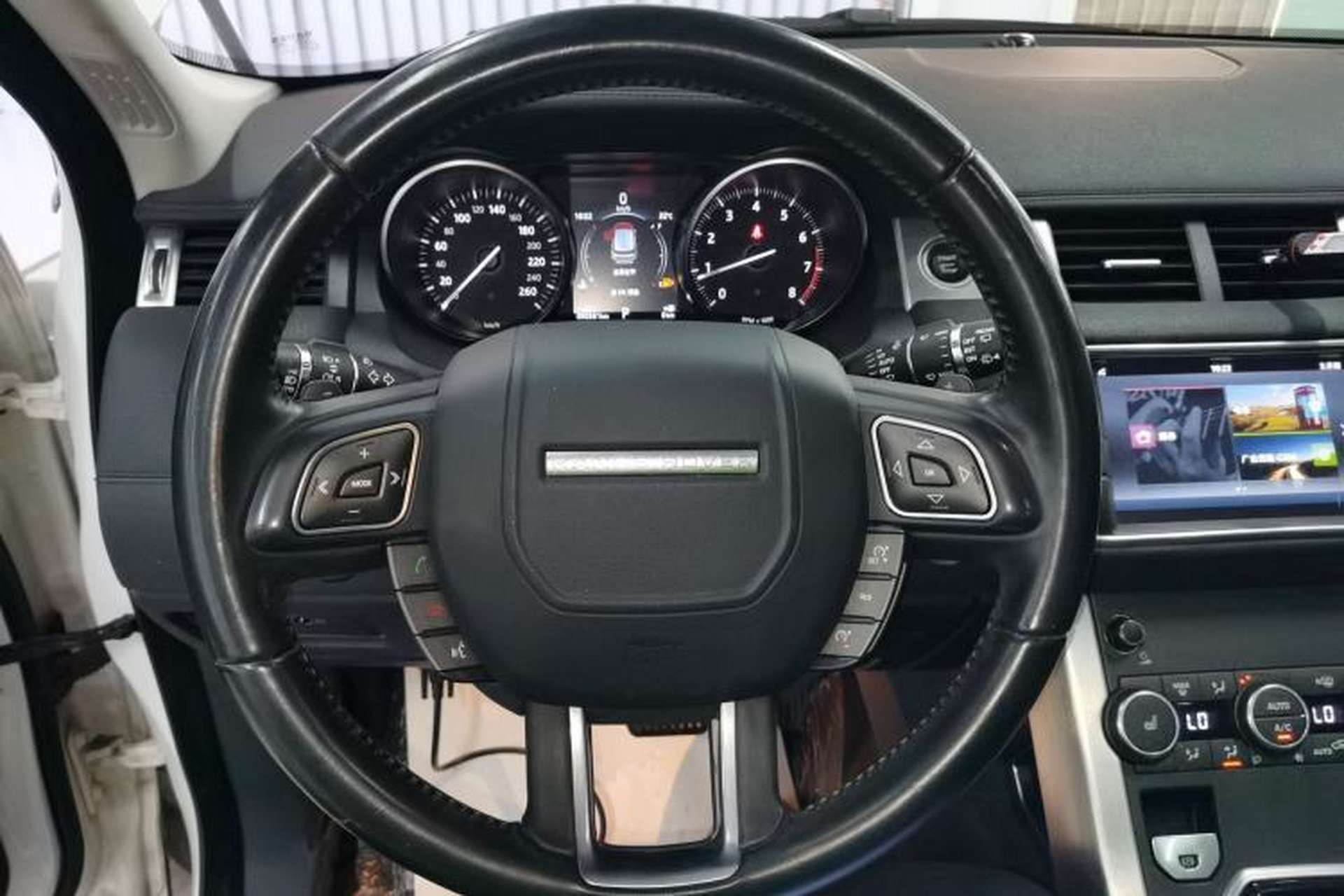 Used Land Rover Range Evoque 2018 240PS PURE Style Edition Steering Wheel