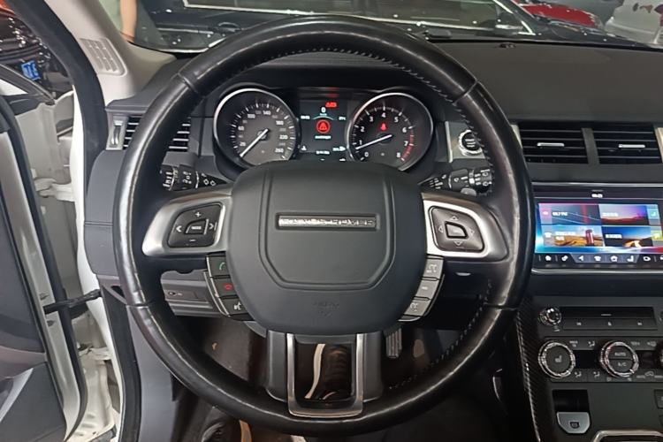 Used Land Rover Range Evoque 2018 240 PS SE Smart Brilliance Edition Steering Wheel