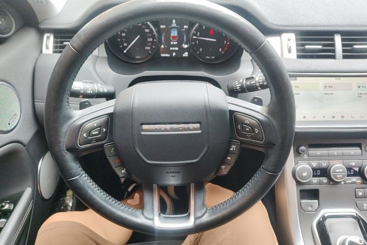 Used Land Rover Range Evoque 2018 240 PS SE DYNAMIC Smart Edition Steering Wheel