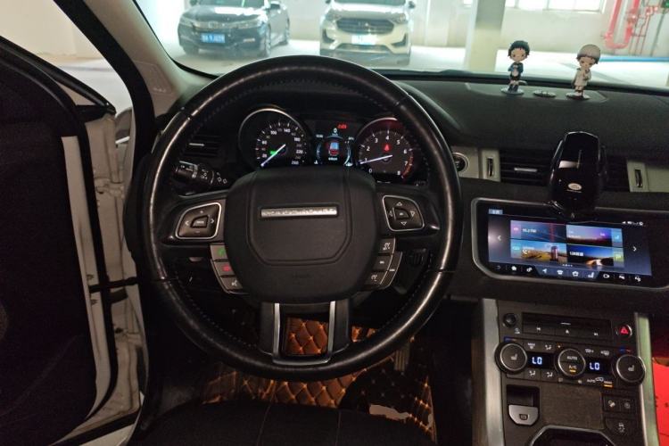 Used Land Rover Range Evoque 2018 240 PS SE Smart Brilliance Edition Steering Wheel