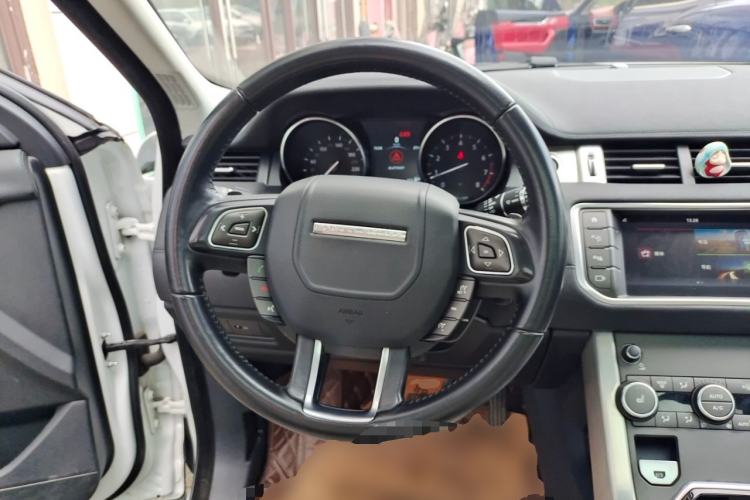 Used Land Rover Range Evoque 2018 240PS PURE Style Edition Steering Wheel