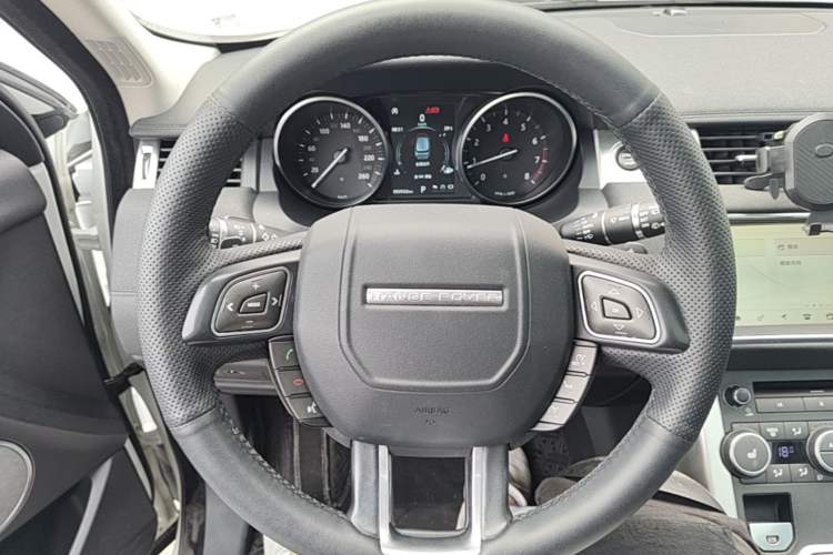 Used Land Rover Range Evoque 2018 240 PS SE Smart Brilliance Edition Steering Wheel