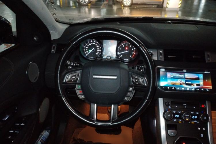Used Land Rover Range Evoque 2018 240 PS SE DYNAMIC Smart Edition Steering Wheel