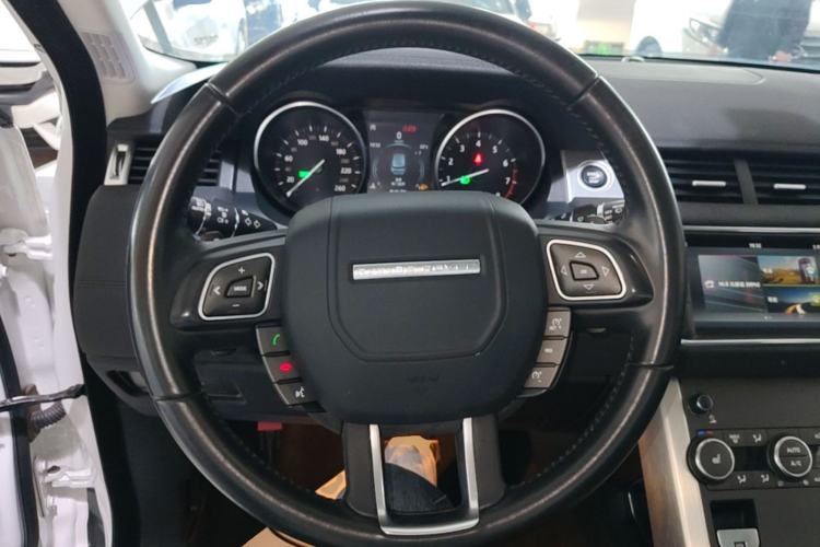 Used Land Rover Range Evoque 2018 240PS PURE Style Edition Steering Wheel