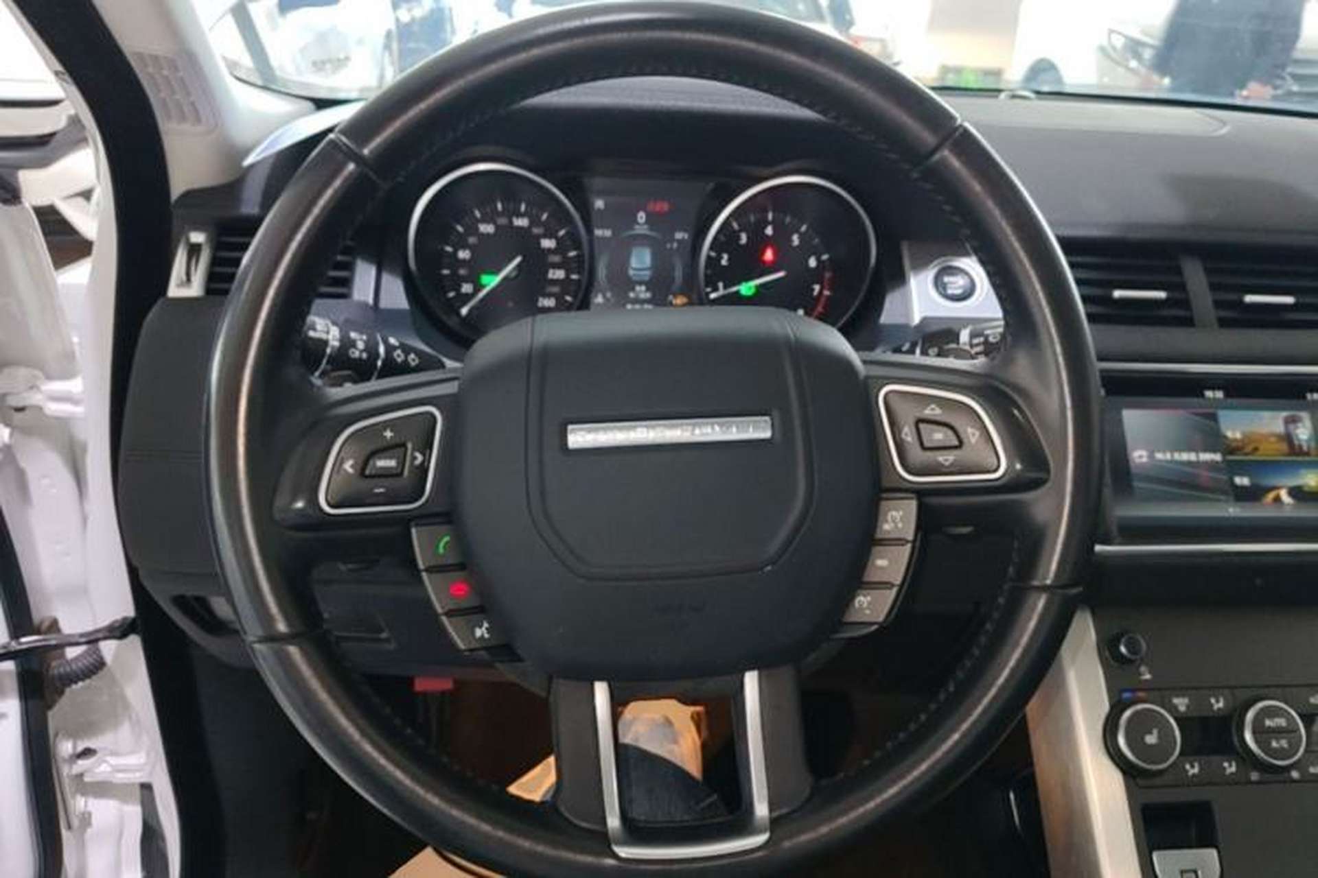 Used Land Rover Range Evoque 2018 240PS PURE Style Edition Steering Wheel