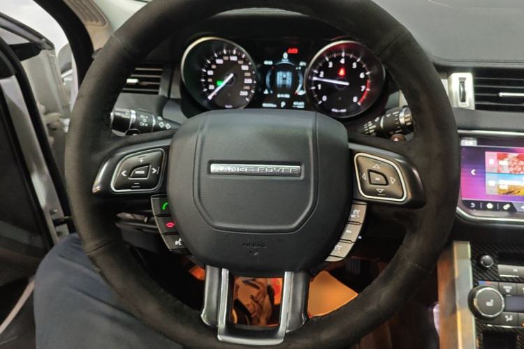 Used Land Rover Range Evoque 2018 240 PS SE Smart Brilliance Edition Steering Wheel