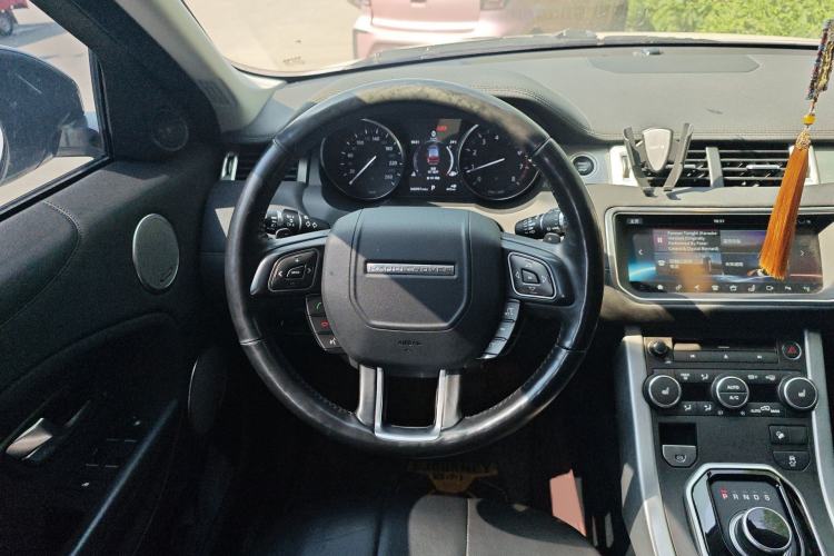 Used Land Rover Range Evoque 2018 240 PS SE Smart Brilliance Edition Steering Wheel