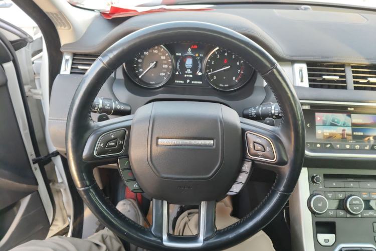 Used Land Rover Range Evoque 2018 240 PS SE DYNAMIC Smart Edition Steering Wheel