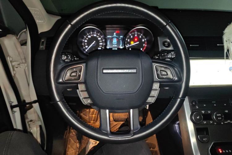 Used Land Rover Range Evoque 2018 240 PS SE Smart Brilliance Edition Steering Wheel