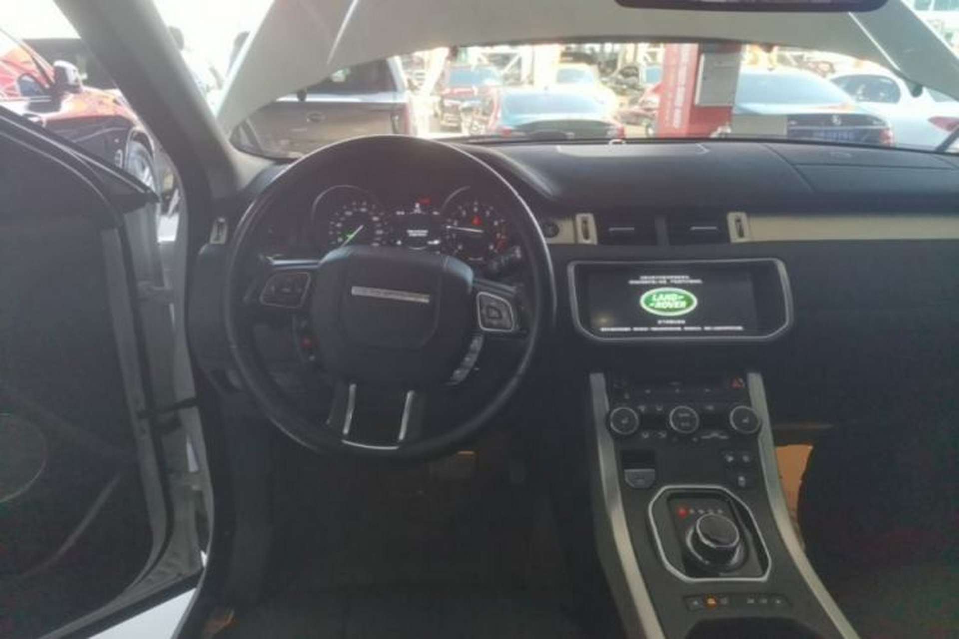 Used Land Rover Range Evoque 2018 240 PS SE Smart Brilliance Edition Steering Wheel