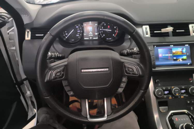 Used Land Rover Range Evoque 2018 240PS PURE Style Edition Steering Wheel