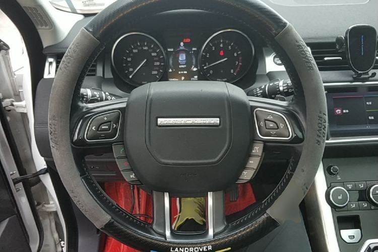 Used Land Rover Range Evoque 2018 240PS PURE Style Edition Steering Wheel