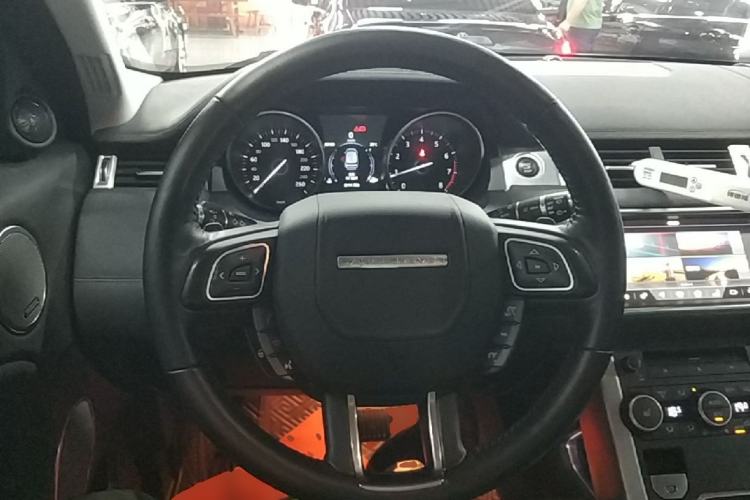 Used Land Rover Range Evoque 2018 240 PS SE Smart Brilliance Edition Steering Wheel