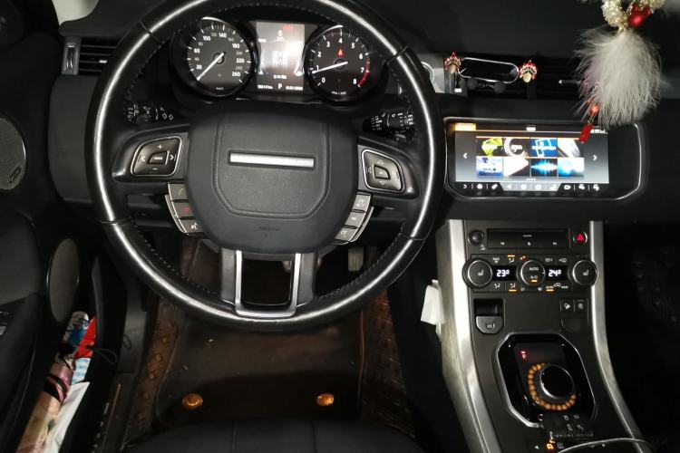 Used Land Rover Range Evoque 2018 240 PS SE Smart Brilliance Edition Steering Wheel