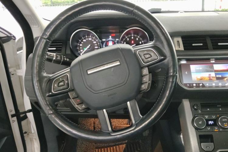 Used Land Rover Range Evoque 2018 240 PS SE DYNAMIC Smart Edition Steering Wheel