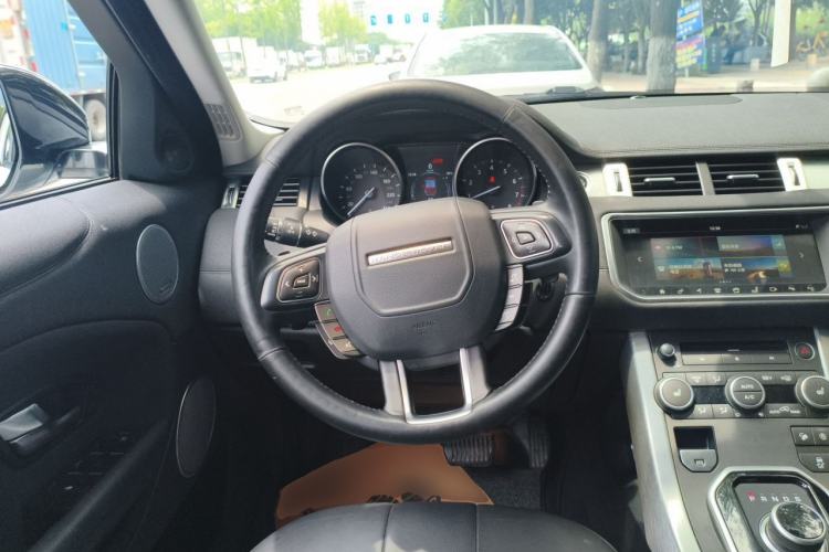Used Land Rover Range Evoque 2018 240 PS SE Smart Brilliance Edition Steering Wheel