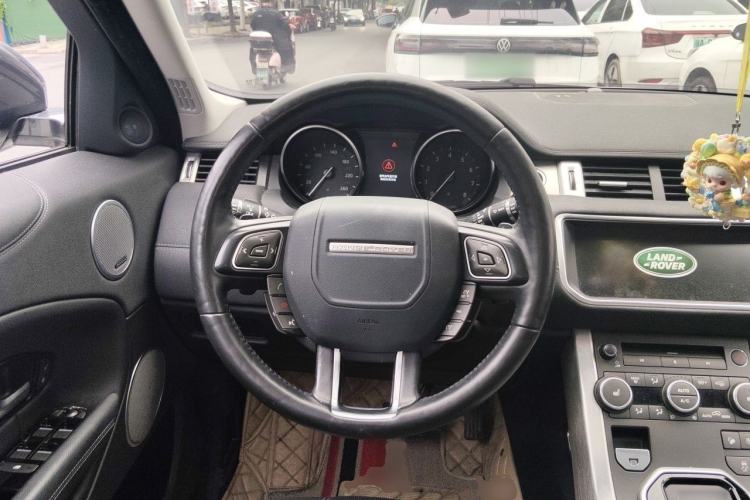 Used Land Rover Range Evoque 2018 240 PS SE DYNAMIC Smart Edition Steering Wheel