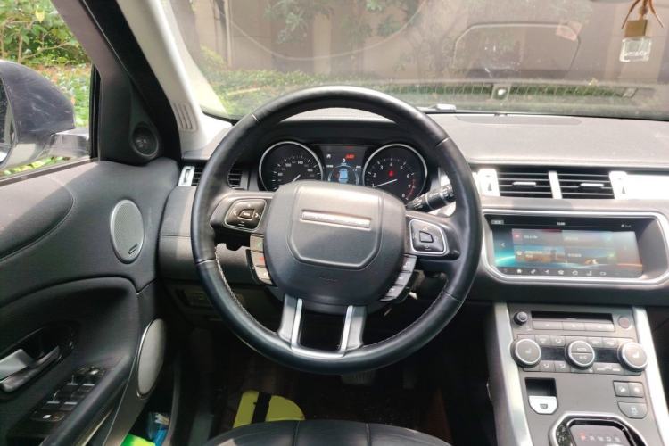 Used Land Rover Range Evoque 2018 240 PS SE Smart Brilliance Edition Steering Wheel