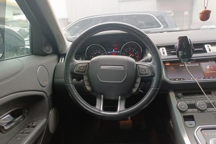Used Land Rover Range Evoque 2018 240 PS SE Smart Brilliance Edition Steering Wheel