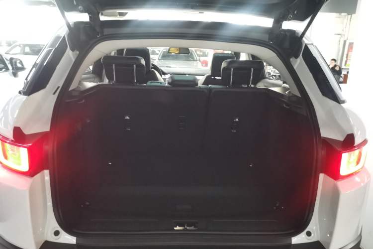 Used Land Rover Range Evoque 2018 240PS PURE Style Edition Trunk