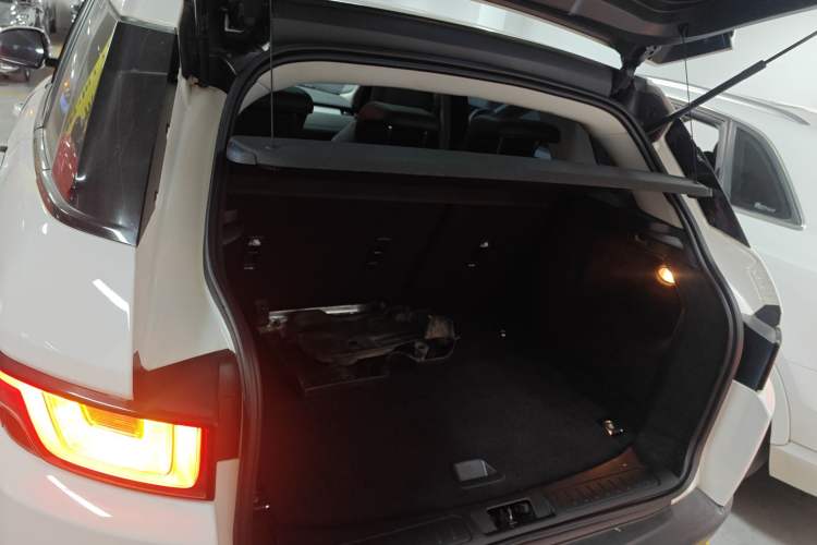 Used Land Rover Range Evoque 2018 240PS PURE Style Edition Trunk