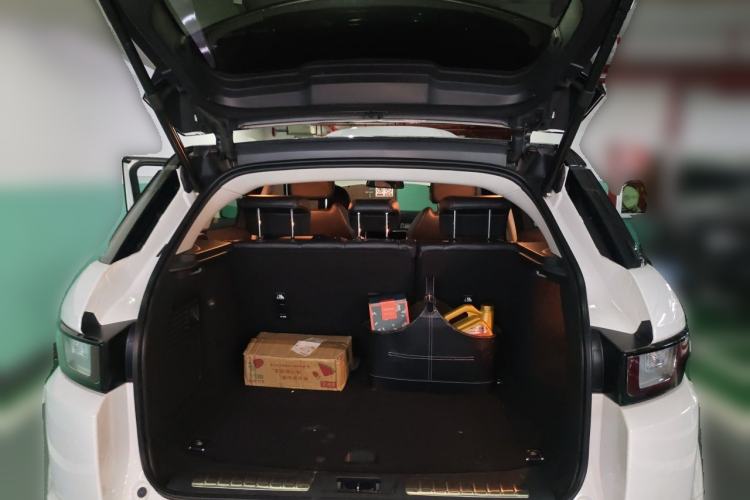 Used Land Rover Range Evoque 2018 240 PS SE DYNAMIC Smart Edition Trunk