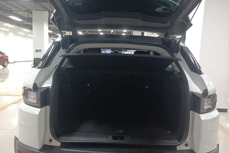 Used Land Rover Range Evoque 2018 200PS PURE New Fashion Edition Trunk
