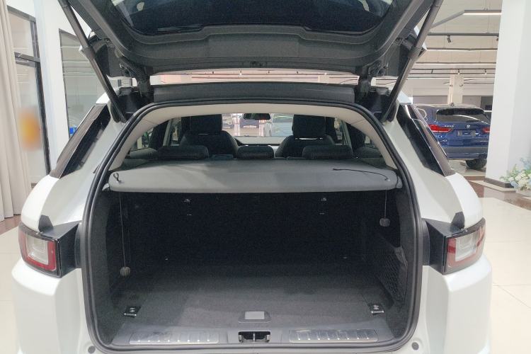 Used Land Rover Range Evoque 2018 240 PS SE DYNAMIC Smart Edition Trunk