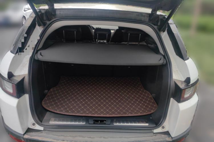Used Land Rover Range Evoque 2018 240 PS SE Smart Brilliance Edition Trunk