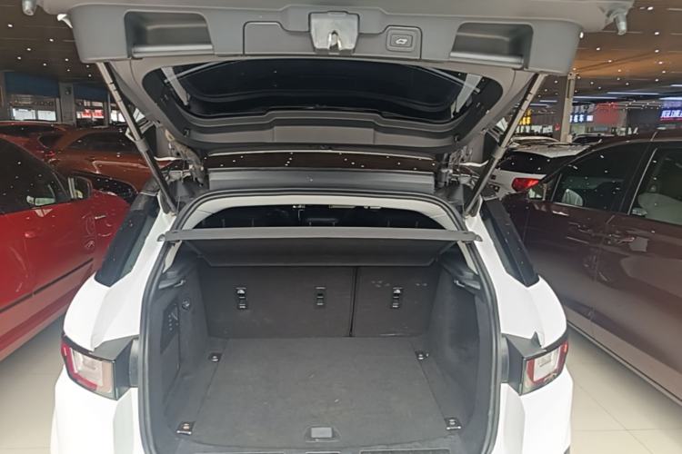 Used Land Rover Range Evoque 2018 240 PS SE Smart Brilliance Edition Trunk