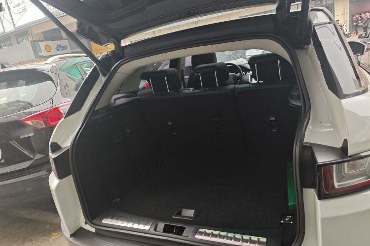 Used Land Rover Range Evoque 2018 240 PS SE Smart Brilliance Edition Trunk