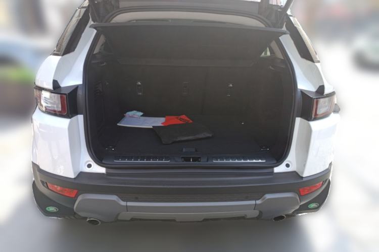 Used Land Rover Range Evoque 2018 240 PS SE Smart Brilliance Edition Trunk