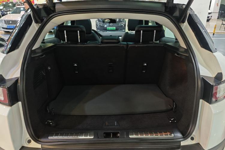 Used Land Rover Range Evoque 2018 240 PS SE Smart Brilliance Edition Trunk