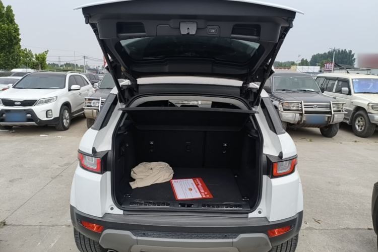 Used Land Rover Range Evoque 2018 240 PS SE Smart Brilliance Edition Trunk