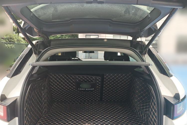 Used Land Rover Range Evoque 2018 240 PS SE Smart Brilliance Edition Trunk