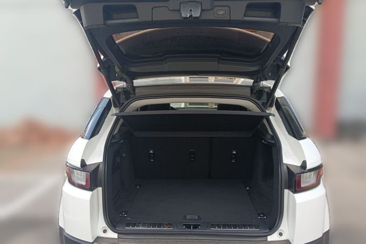 Used Land Rover Range Evoque 2018 240 PS SE Smart Brilliance Edition Trunk