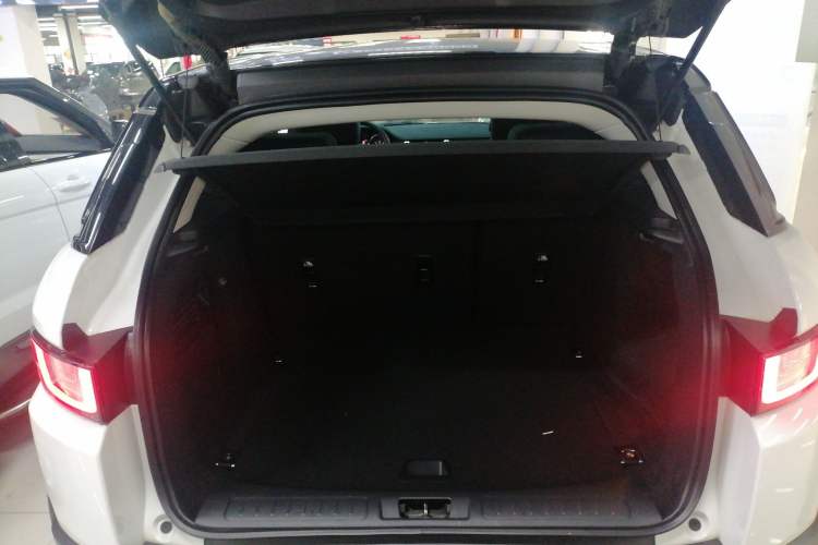 Used Land Rover Range Evoque 2018 240PS PURE Style Edition Trunk