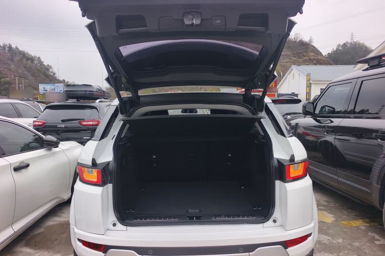 Used Land Rover Range Evoque 2018 240 PS SE DYNAMIC Smart Edition Trunk