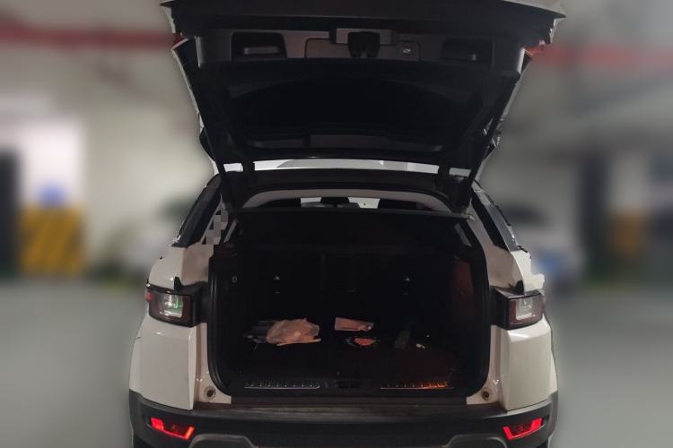 Used Land Rover Range Evoque 2018 240 PS SE Smart Brilliance Edition Trunk