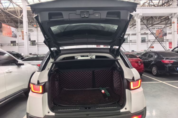 Used Land Rover Range Evoque 2018 240 PS SE Smart Brilliance Edition Trunk