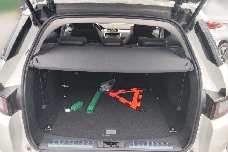 Used Land Rover Range Evoque 2018 240 PS SE DYNAMIC Smart Edition Trunk